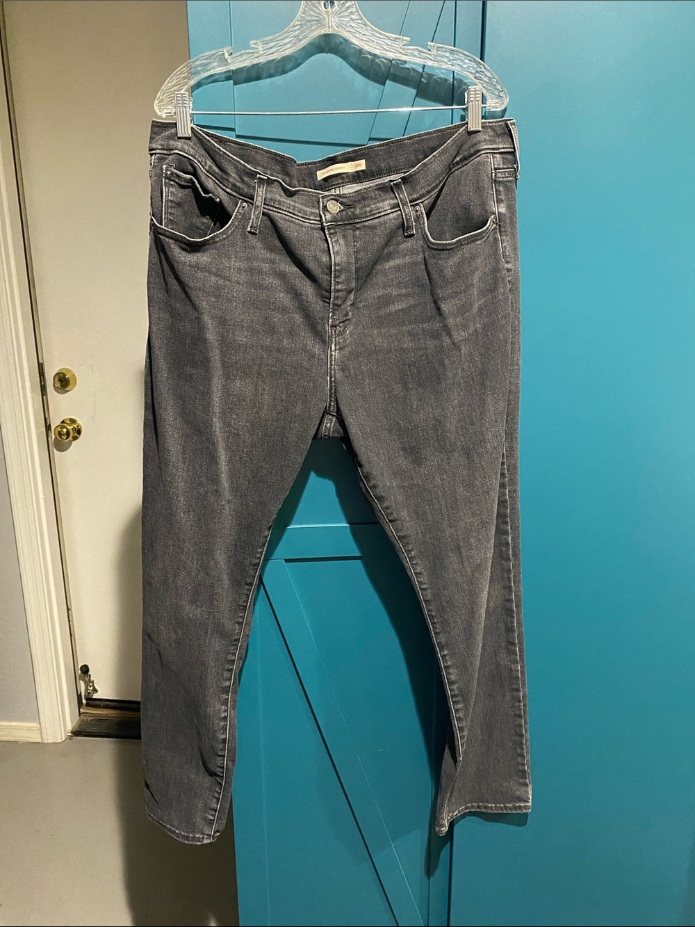 Levi’s 311 Black-Washed Straight-Leg Jeans 18W